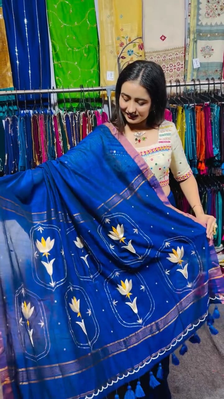Post 9 by Mahira saree on Instagram (video)