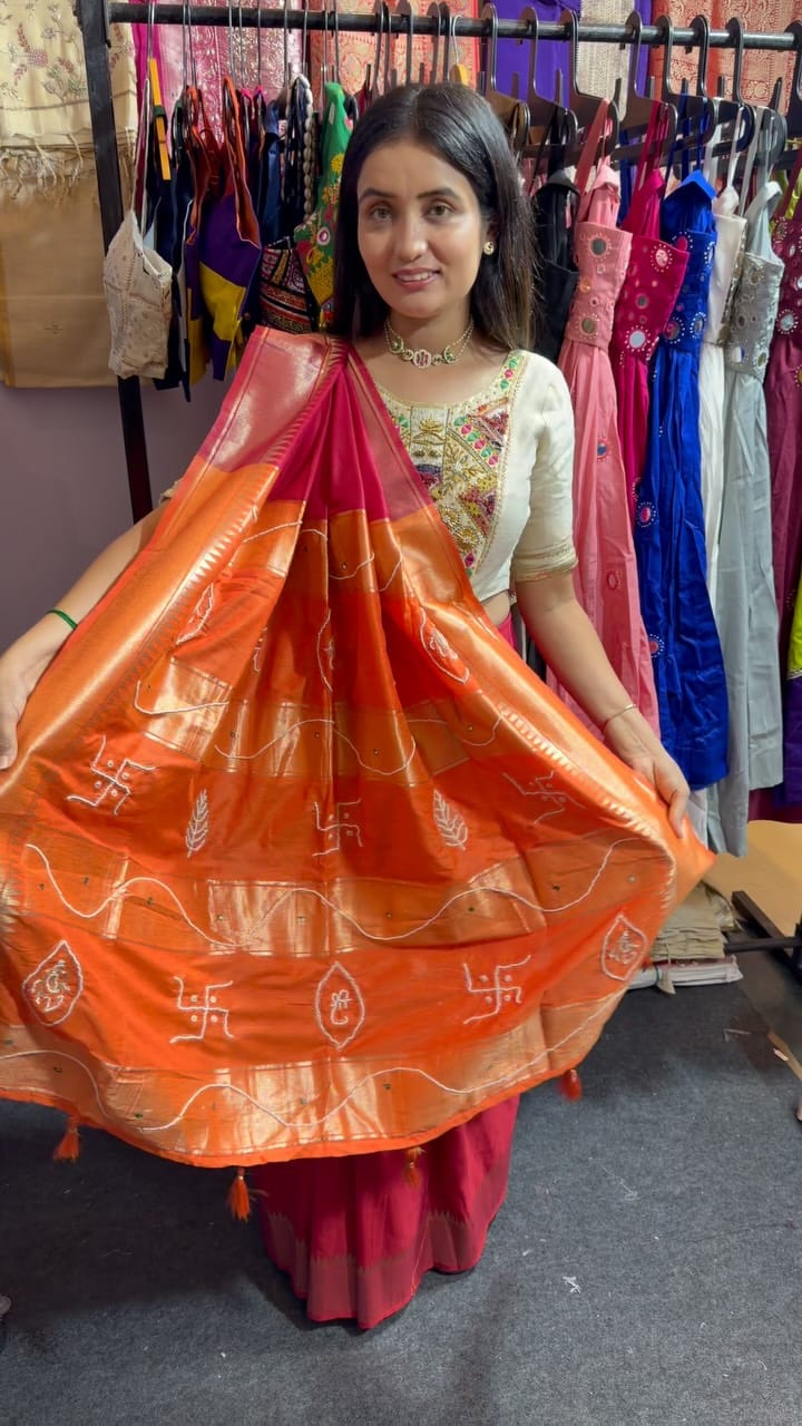 Post 1 by Mahira saree on Instagram (video)