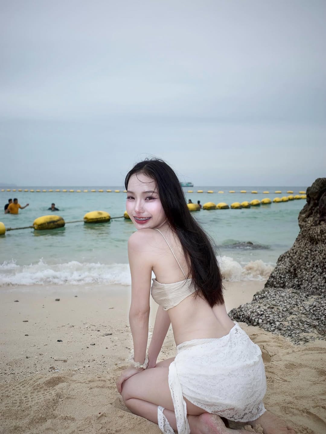 Post 10 by @iceeeeeeep on Instagram (carousel)