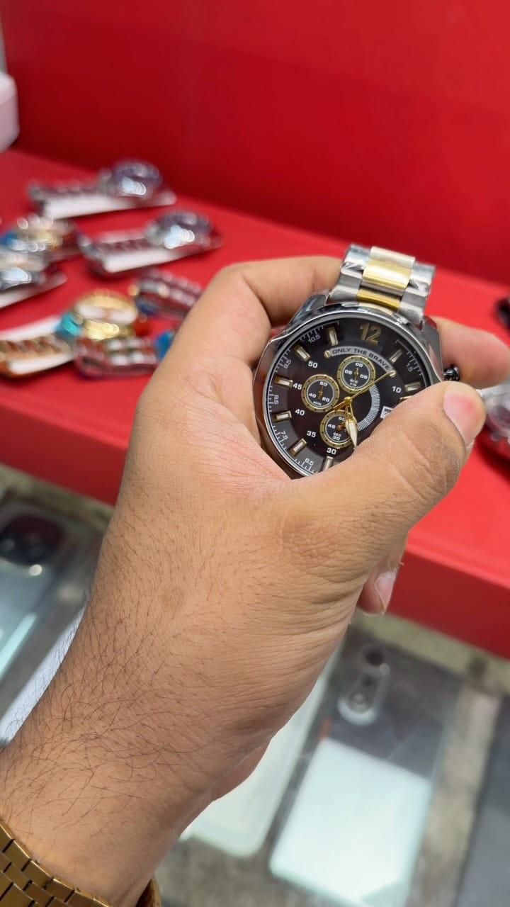 Post 6 by ZS Mobile & Accessories on Instagram (video)