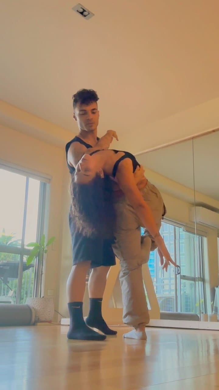 Post 9 by Nina Darbello & Matheus Franco on Instagram (video)