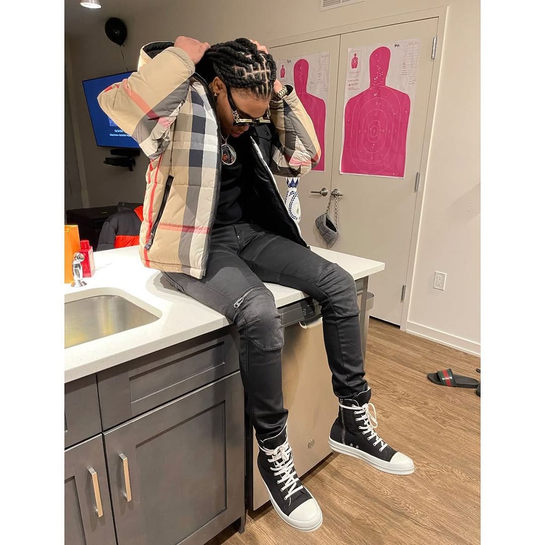 Post 10 by -Heartless 🐐 الله اعلم 🕋 JERSEY 🏚 on Instagram (carousel)