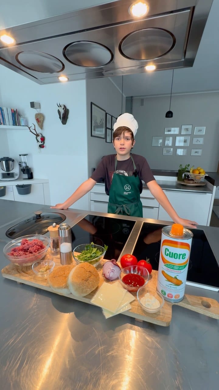 Post 8 by 👨🏽‍🍳 Konstantin L. 🥄 on Instagram (video)