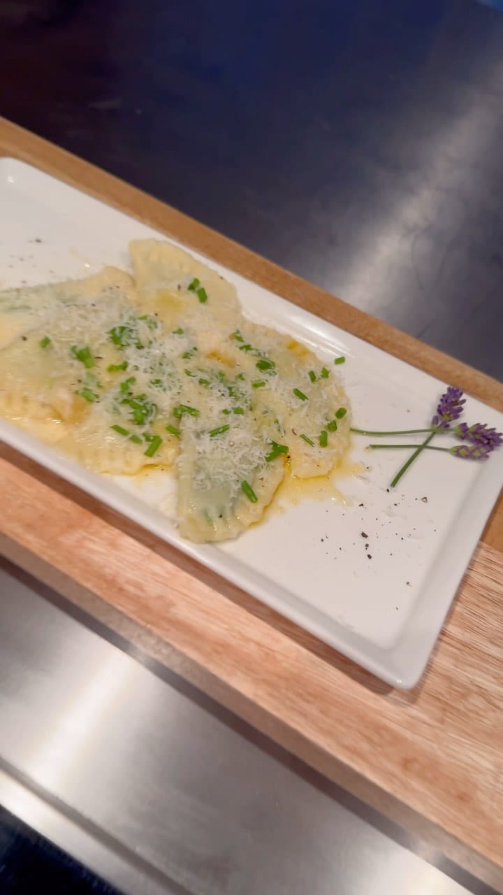 Post 4 by 👨🏽‍🍳 Konstantin L. 🥄 on Instagram (video)