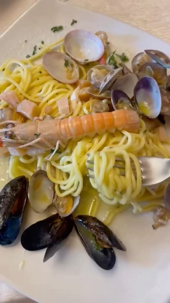 Post 6 by Adele Ursitti | MammaLina on Instagram (video)