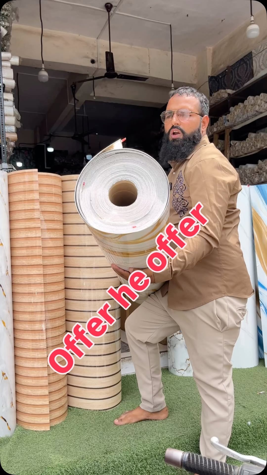 Post 5 by Royal wallpaper on Instagram (video)