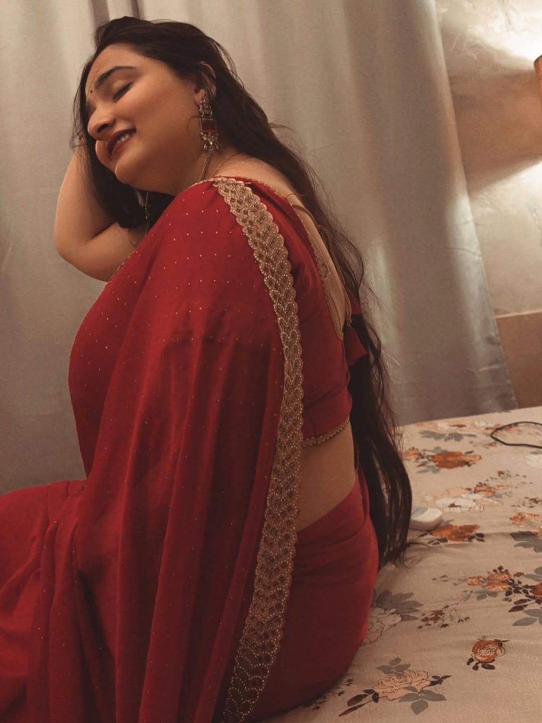 Post 4 by Shivani sharma✨🌙 on Instagram (carousel)