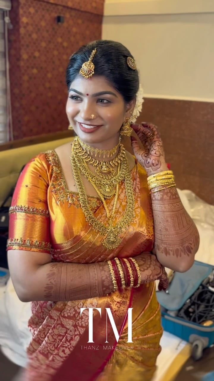 Post 7 by Makeup by Thansi Roshan on Instagram (video)