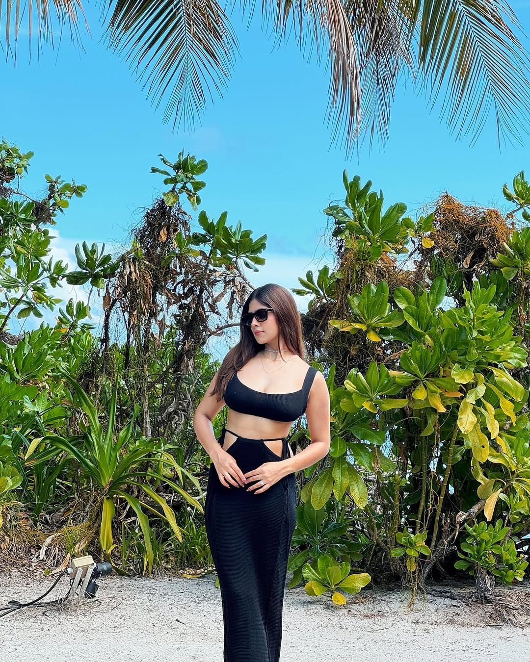 Post 9 by Vishakha Rajani Raina🧿 Fashion|Beauty on Instagram (carousel)