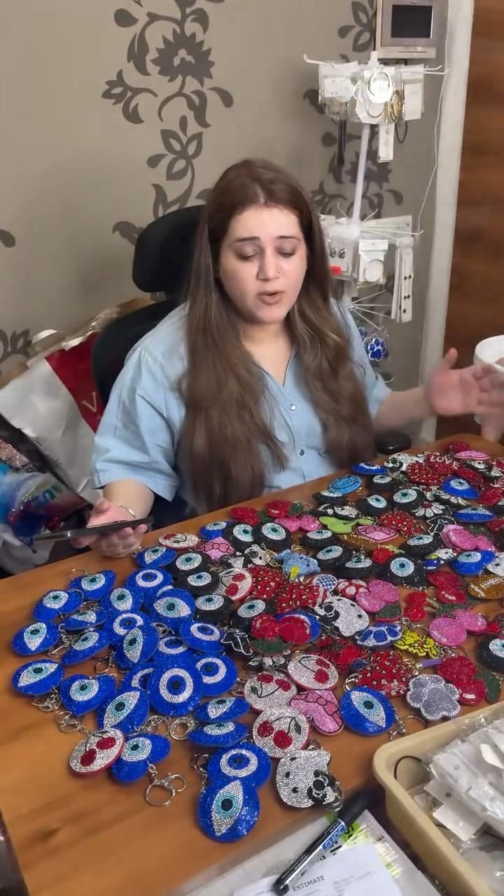 Post 10 by Amira accessories on Instagram (video)