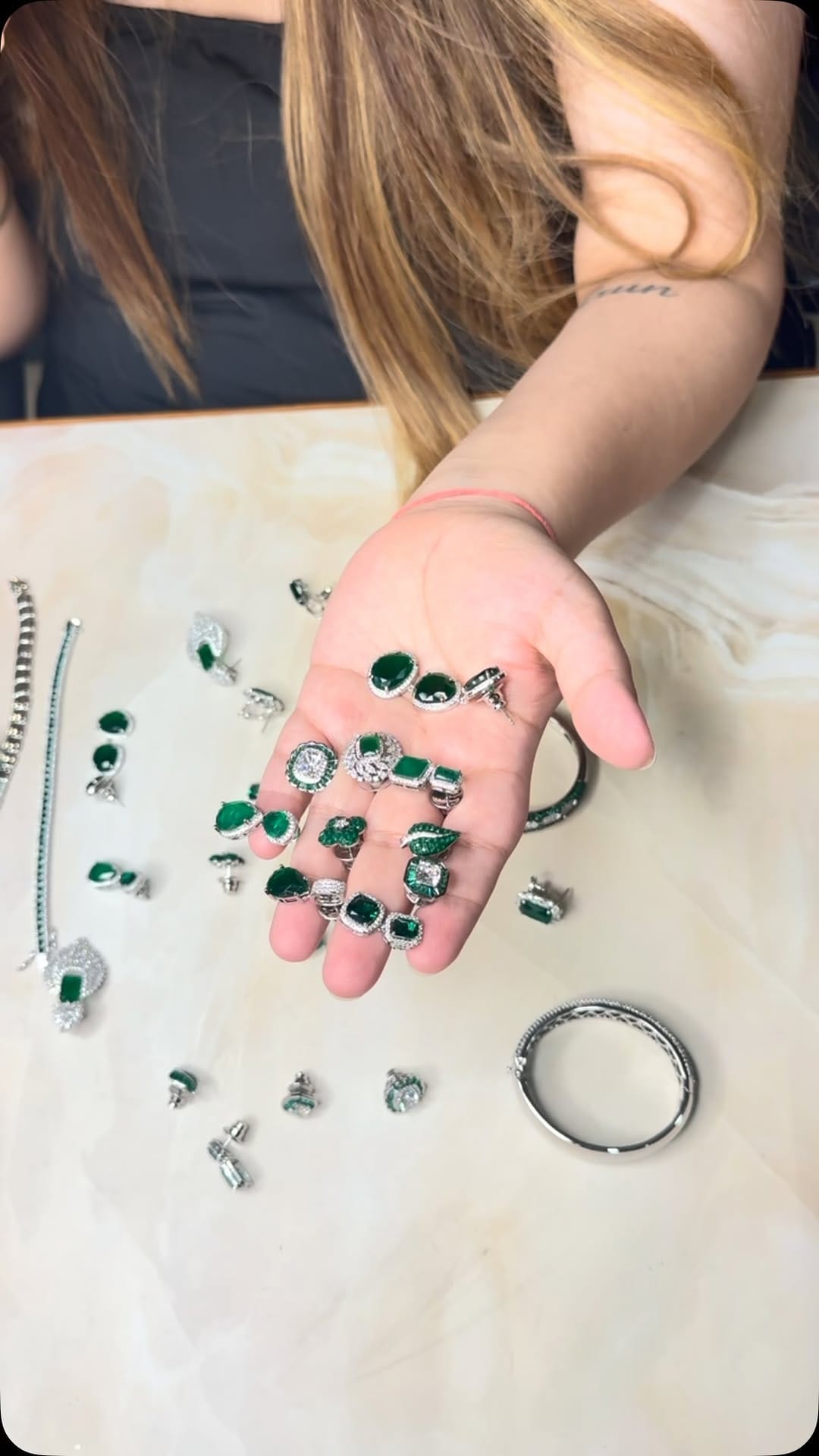 Post 1 by Amira accessories on Instagram (video)