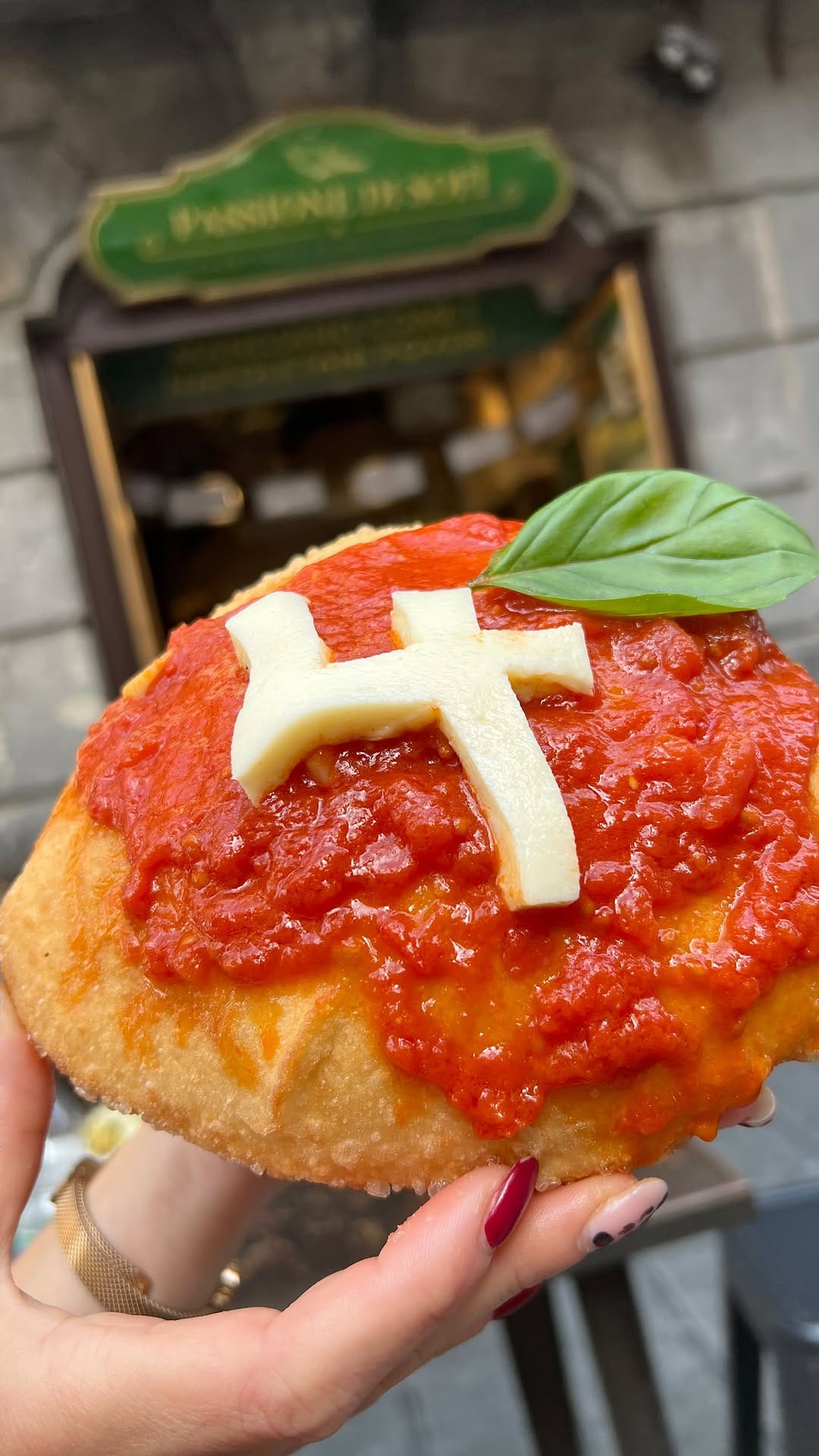 Post 10 by Passione di Sofì on Instagram (video)