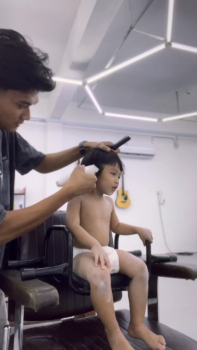 Post 5 by Yusrie Mazli on Instagram (video)