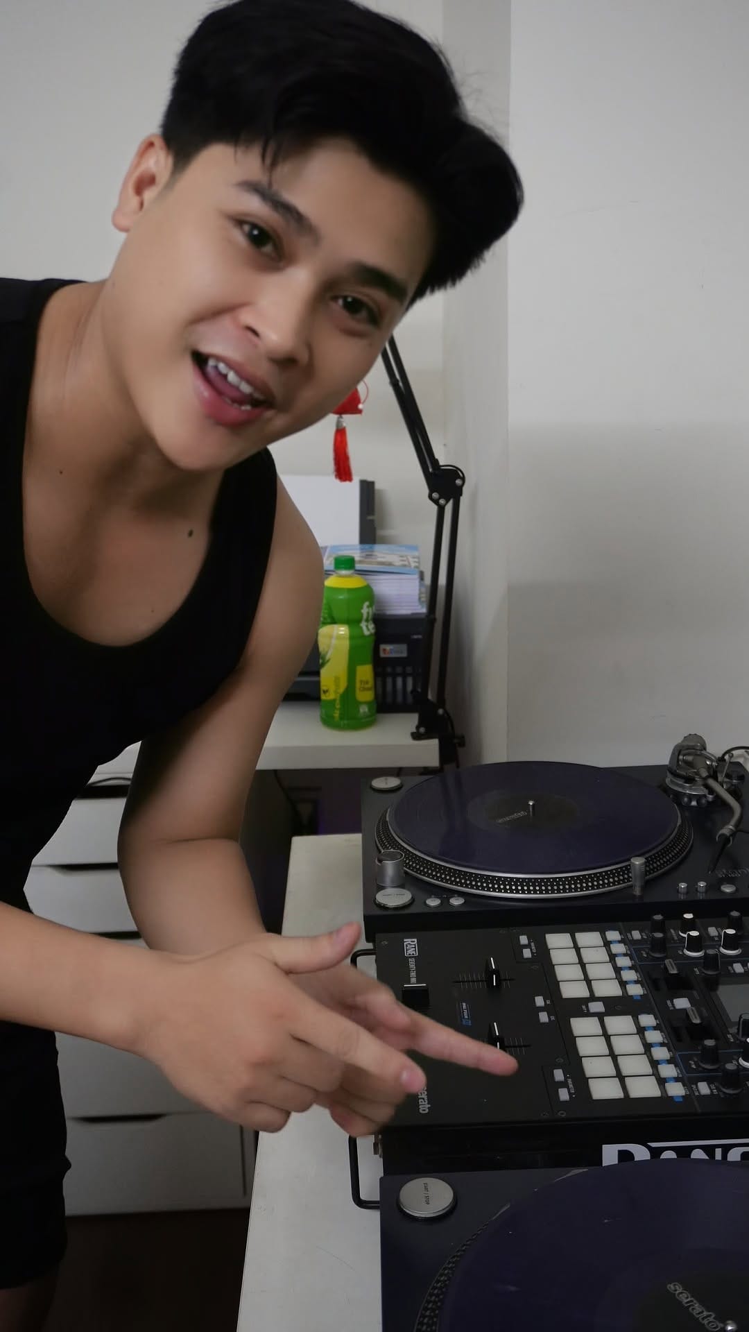 Post 1 by DJ Lee on Instagram (video)