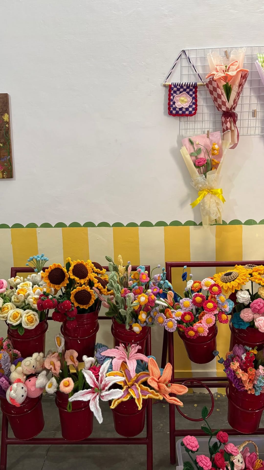 Post 7 by Oma studio | Crochet flowers | Gifting | Dehradun on Instagram (video)