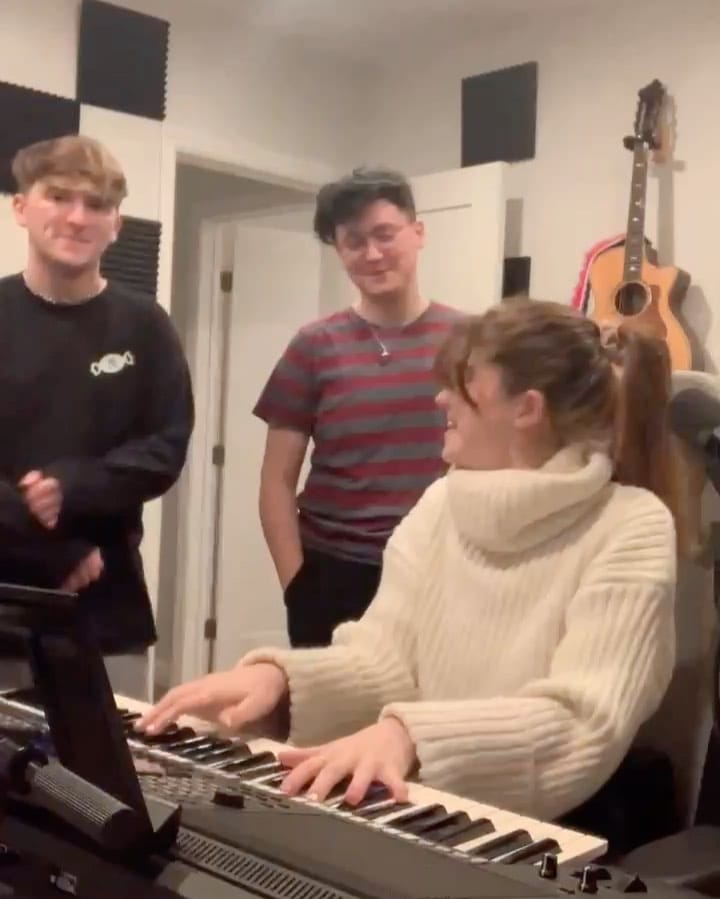 Post 9 by Zoe D’Andrea on Instagram (video)