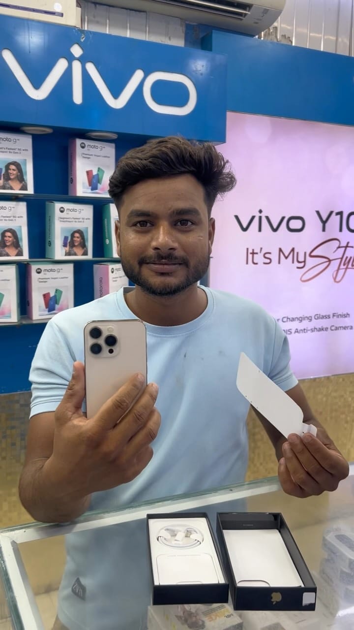 Post 2 by Uzair Khan on Instagram (video)