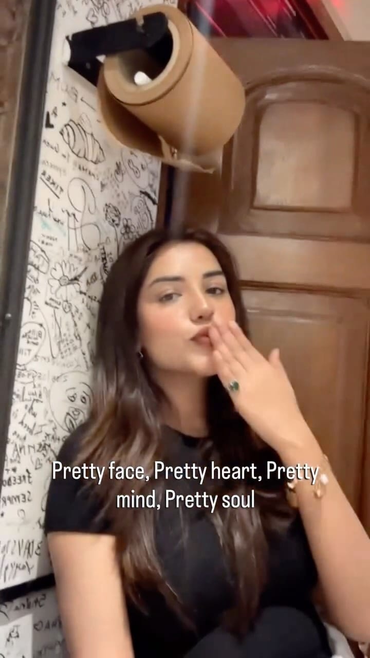 Post 4 by UMANG SOLANKI on Instagram (video)