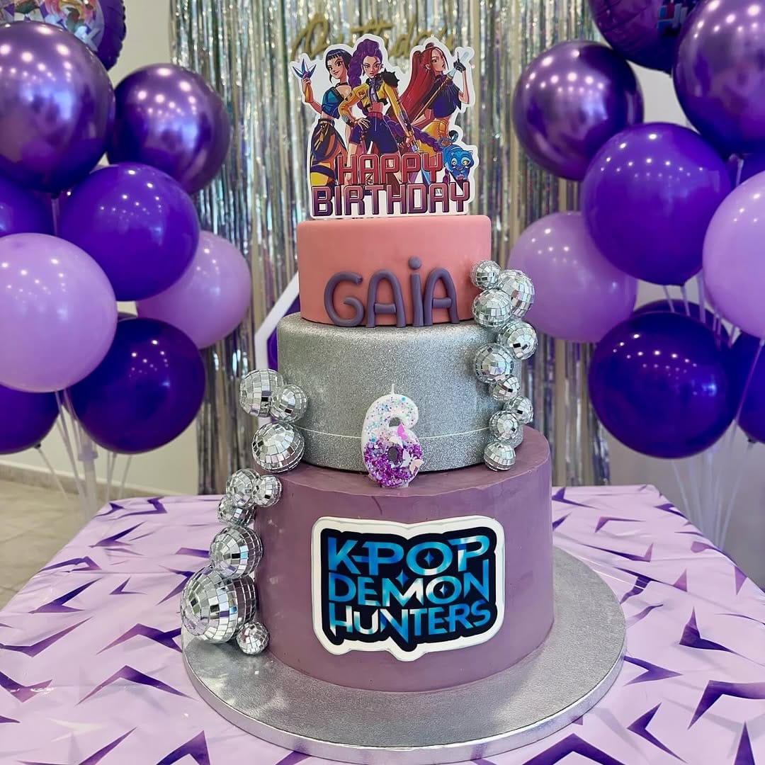 Post 6 by Cake decorator  |  Beatrice on Instagram (carousel)