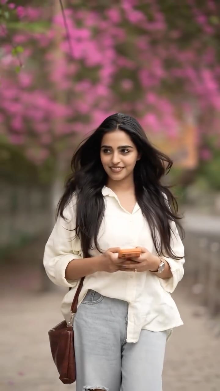Post 2 by Pavithra Aravind on Instagram (video)