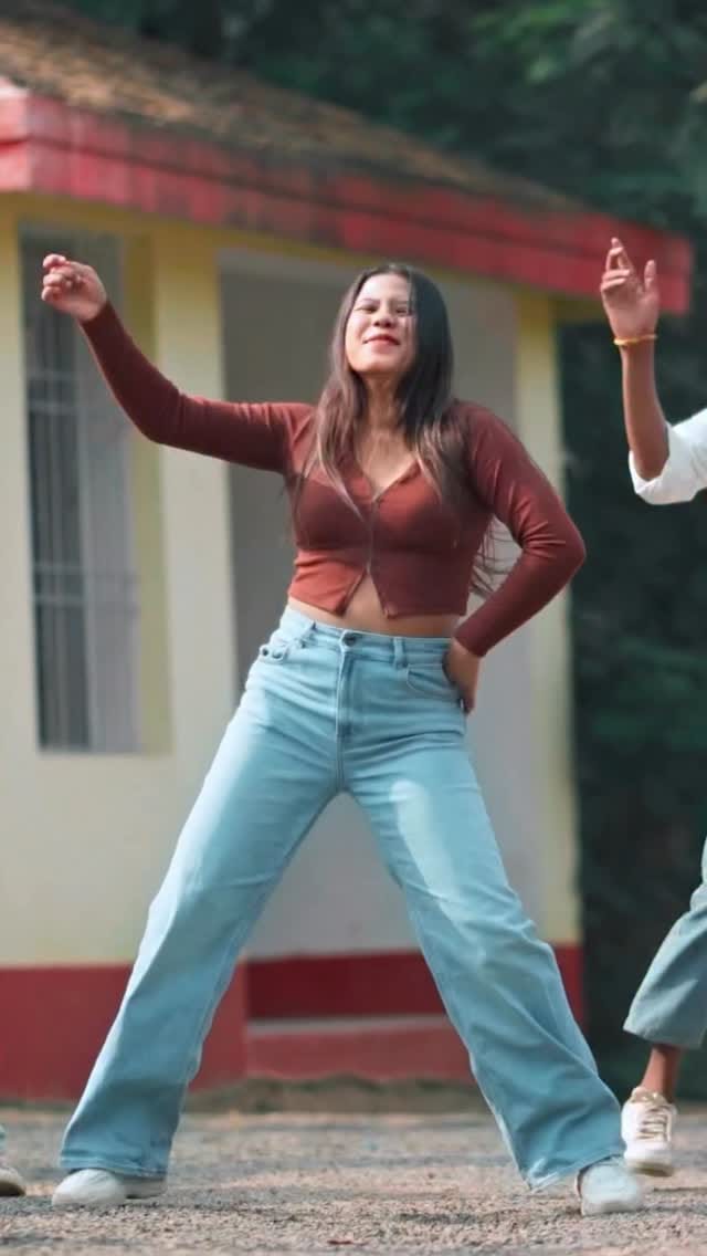 Post 2 by Ankita Bhengra on Instagram (video)