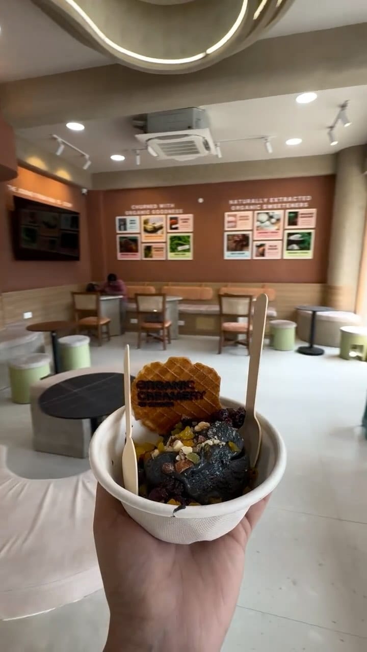 Post 10 by ORGANIC CREAMERY BY ICEBERG on Instagram (video)