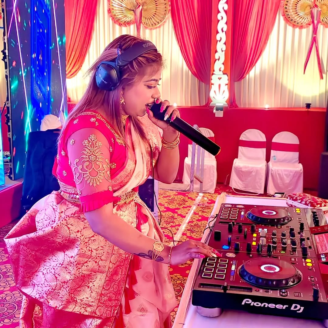 Post 2 by DJ Jenny (Puja Chatterjee) ❤😍 on Instagram (carousel)