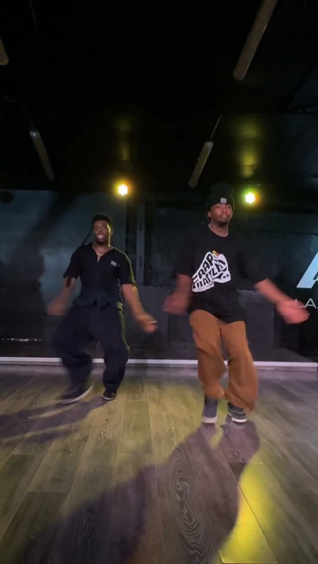 Post 7 by kkzau (kizzo or key-zo or key-kizzo) on Instagram (video)