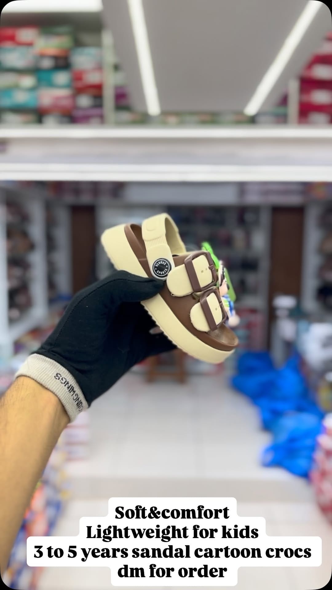 Post 4 by 👠Unnati footwear👡 on Instagram (video)