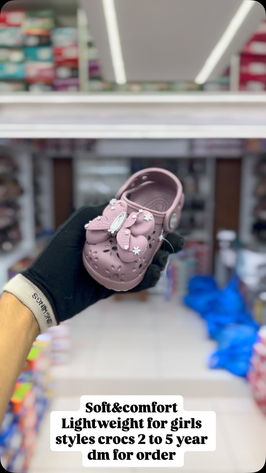 Post 1 by 👠Unnati footwear👡 on Instagram (video)