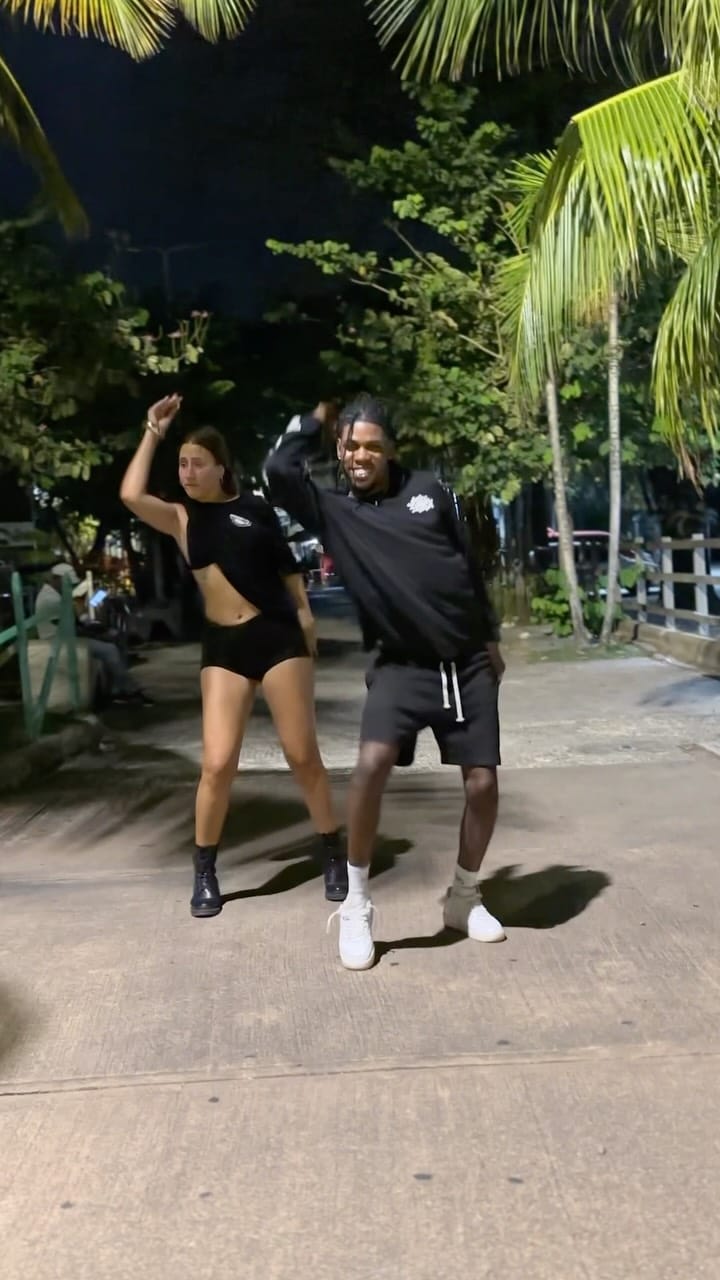 Post 4 by Ruwa Jin on Instagram (video)