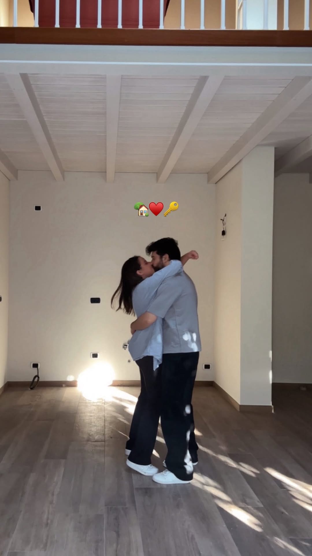 Post 10 by Velia on Instagram (video)