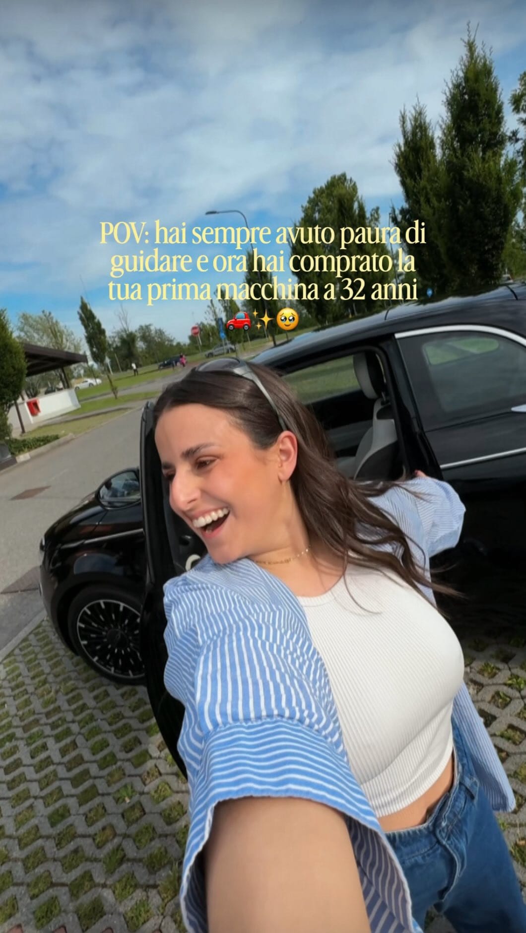 Post 8 by Velia on Instagram (video)