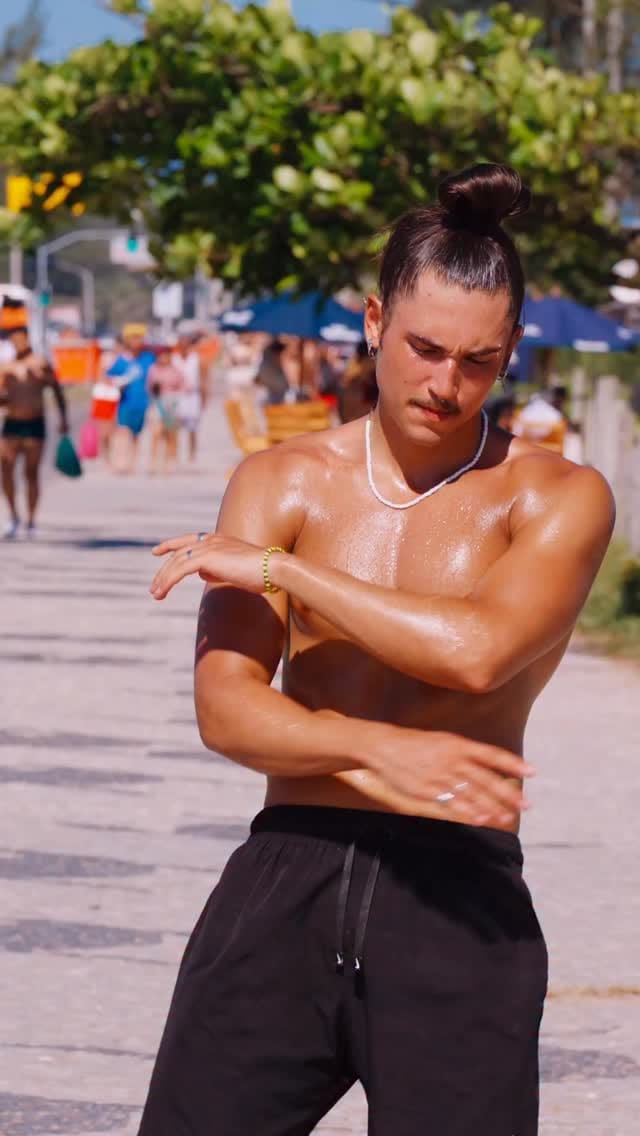 Post 7 by Christian Bazano on Instagram (video)