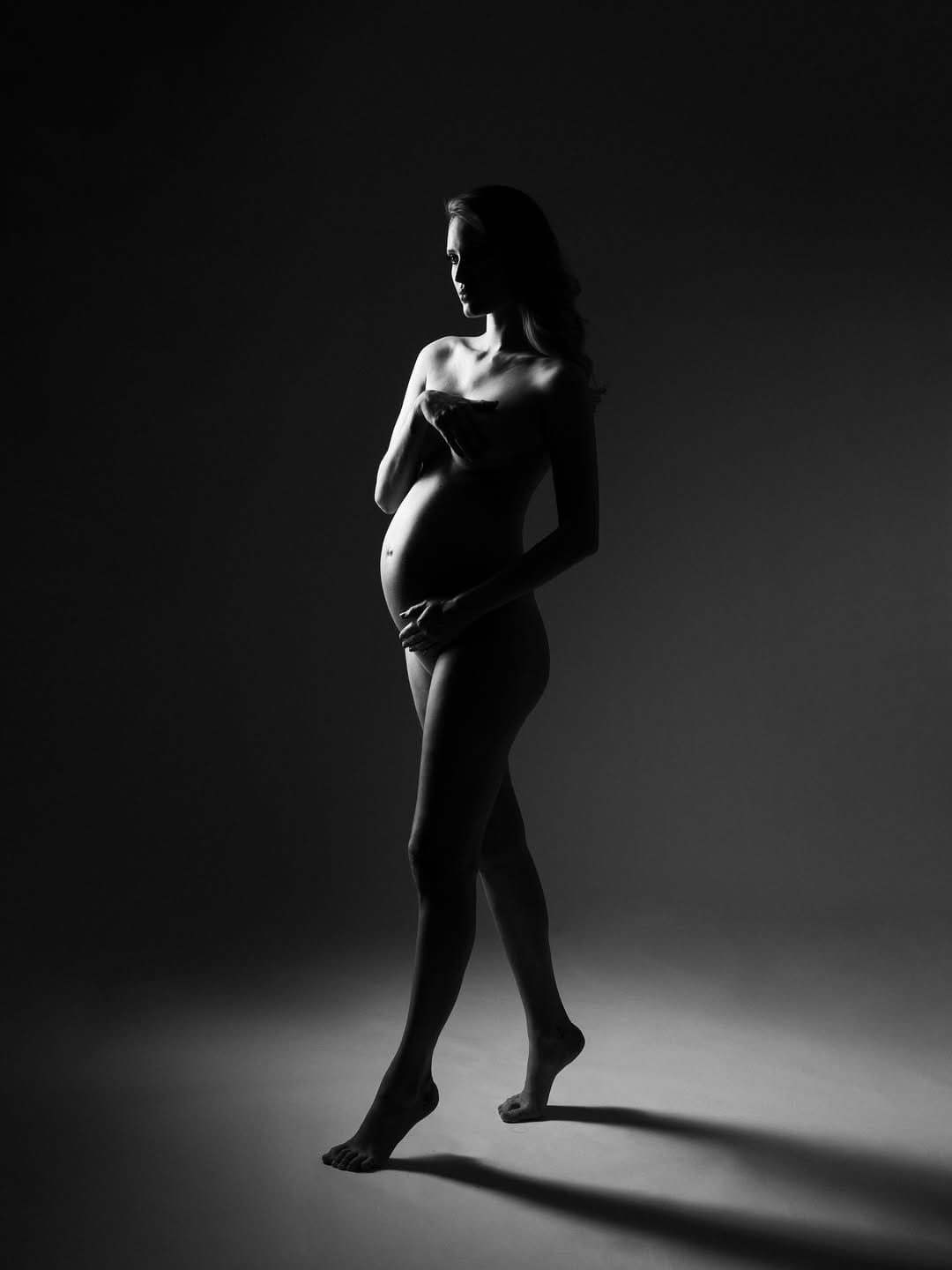 Post 5 by DONATELLA NICOLINI | Portrait & Maternity Photographer on Instagram (carousel)