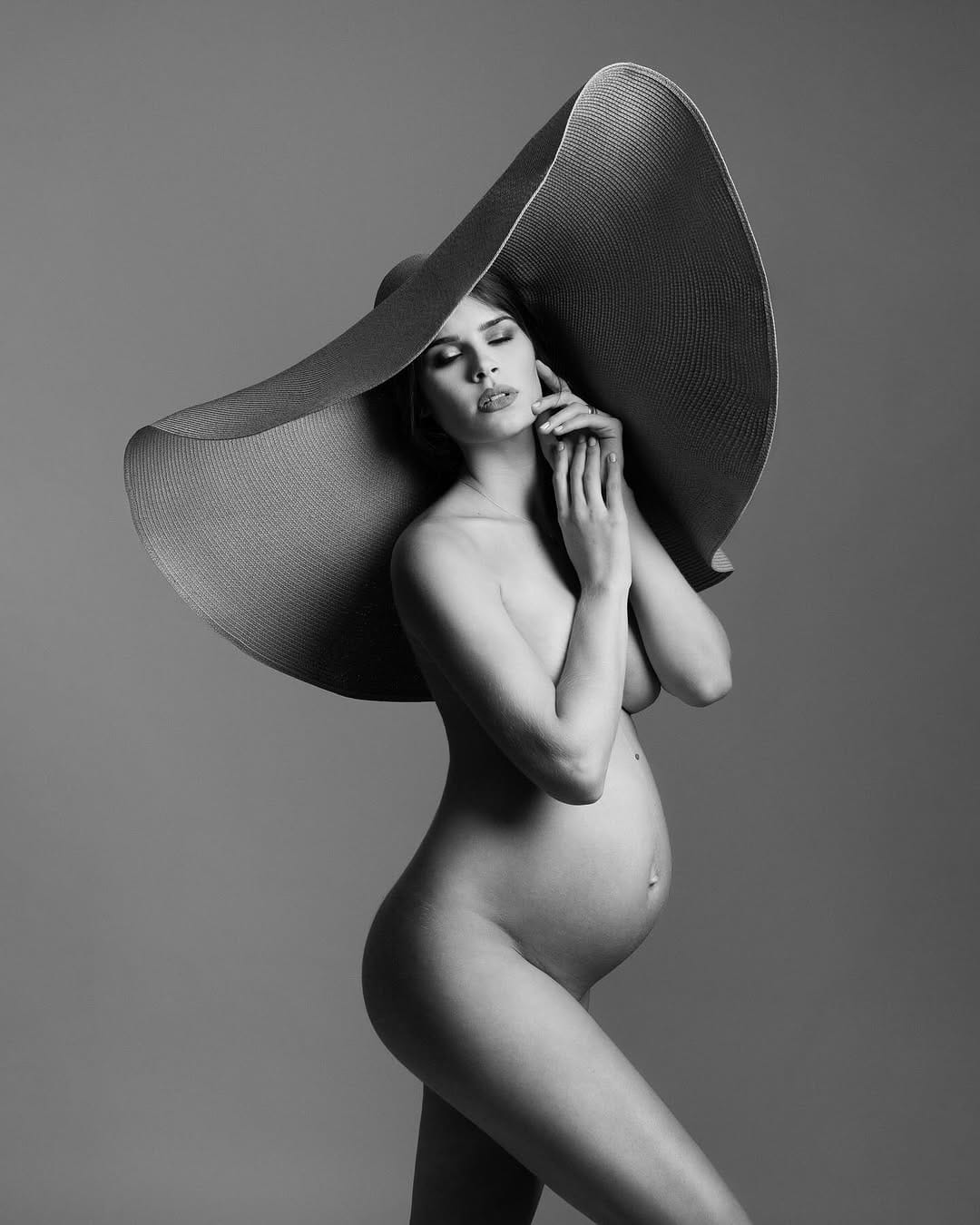 Post 6 by DONATELLA NICOLINI | Portrait & Maternity Photographer on Instagram (image)