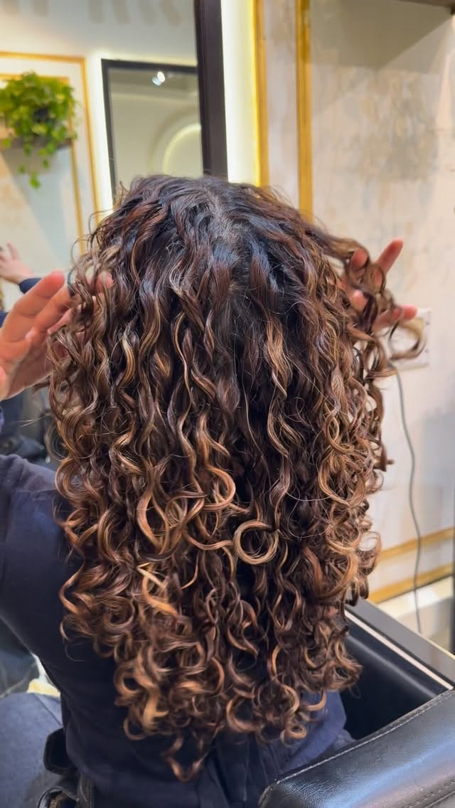 Post 9 by Curly Hair Salon | Mumbai | Curl Talk By Christina™️ on Instagram (video)