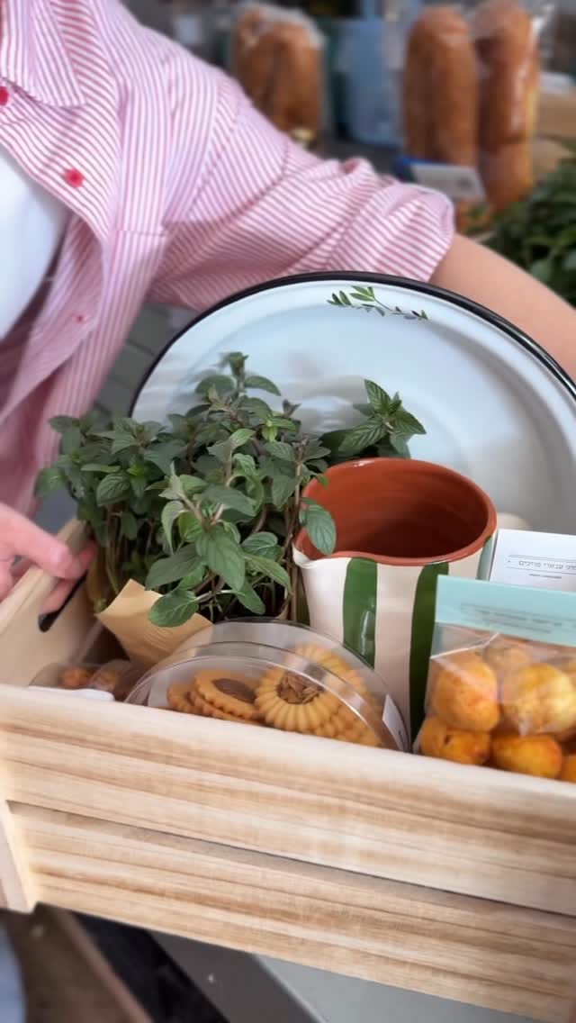 Post 4 by Box from Jerusalem קופסא מהשוק on Instagram (video)