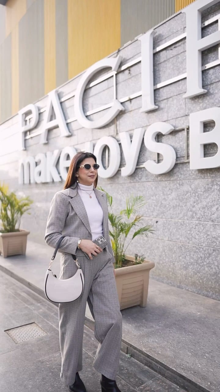 Post 9 by Jasprit kaur on Instagram (video)