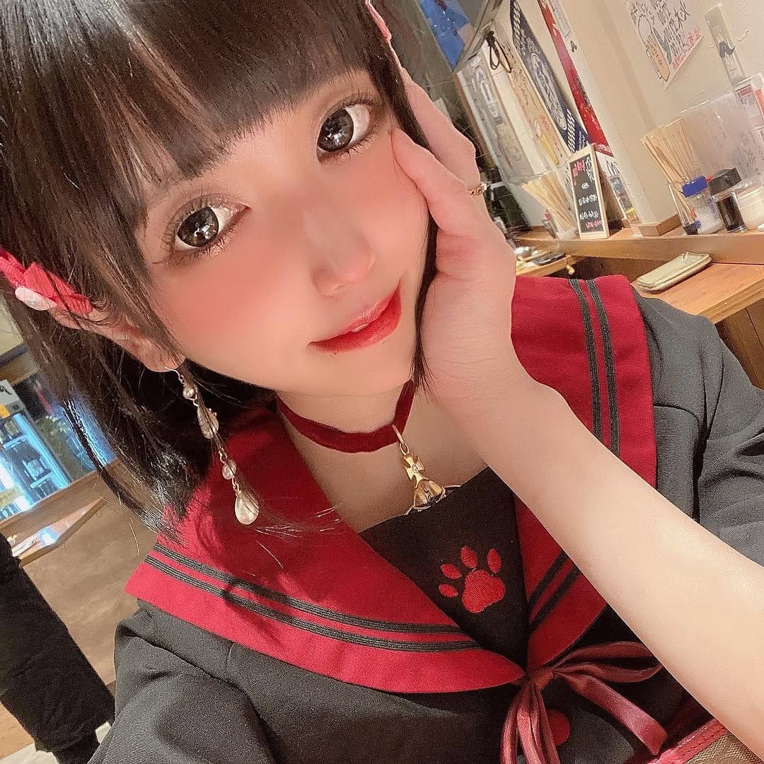 Post 6 by ひとりちゃん ◗◖˟ニートラブドール on Instagram (carousel)