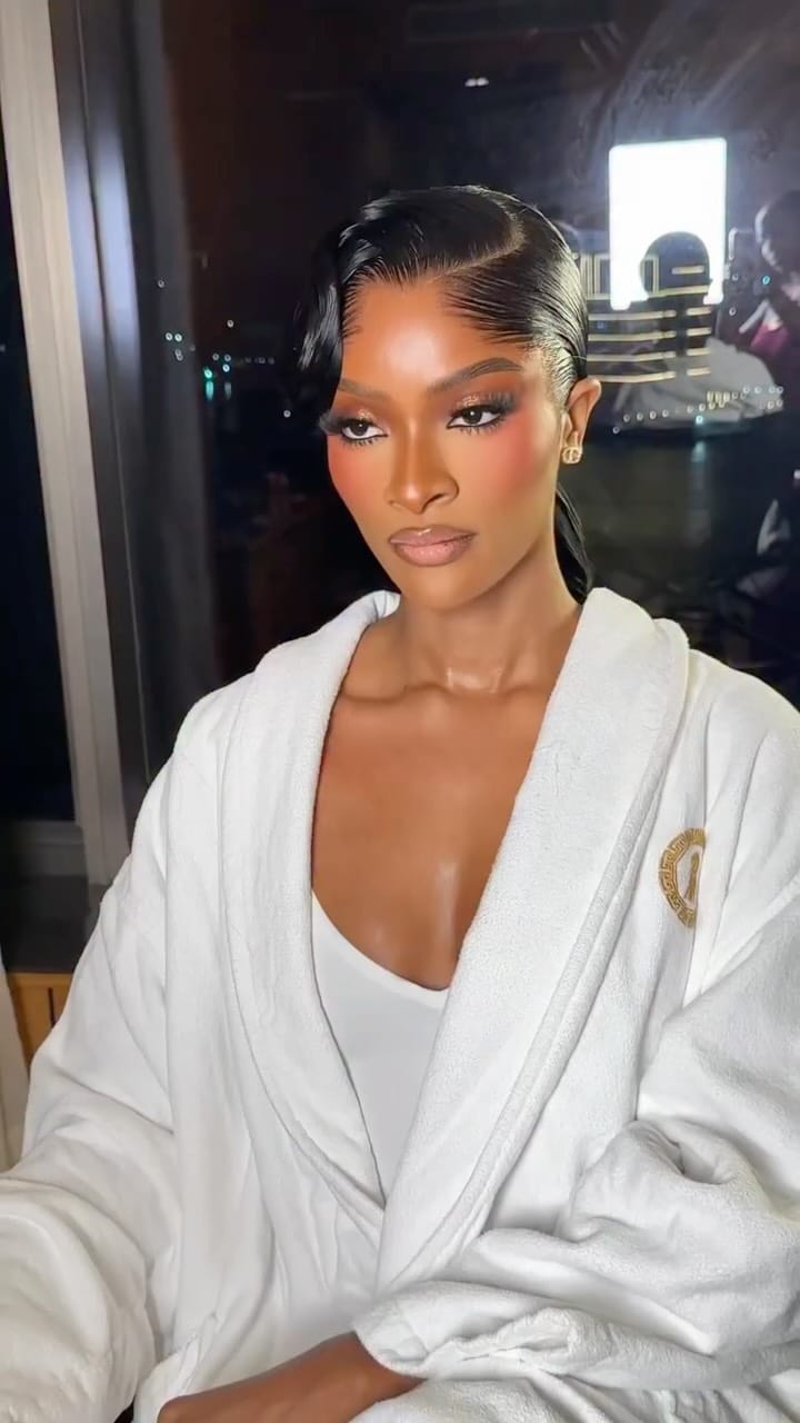 Post 8 by LEKKI MAKEUP ARTIST on Instagram (video)