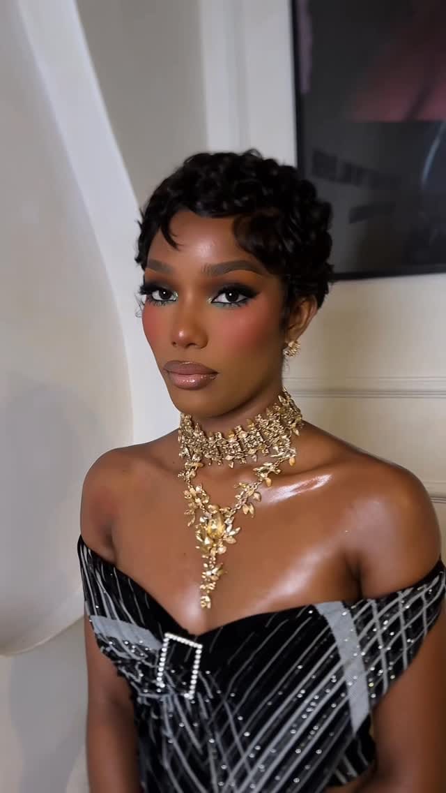 Post 9 by LEKKI MAKEUP ARTIST on Instagram (video)