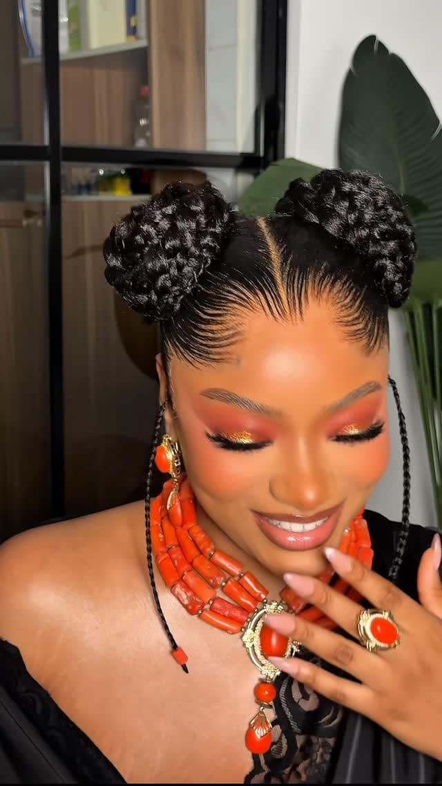 Post 10 by LEKKI MAKEUP ARTIST on Instagram (video)