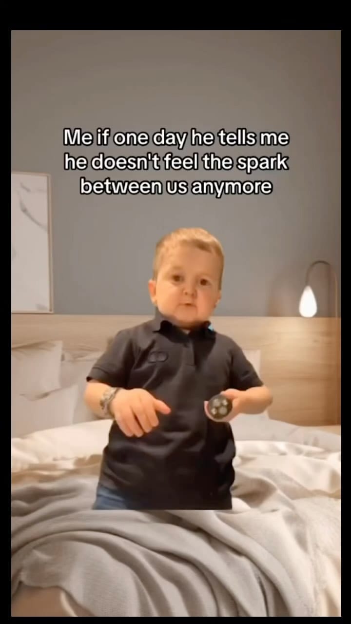 Post 5 by Makeup💄| Memes🤣 on Instagram (video)