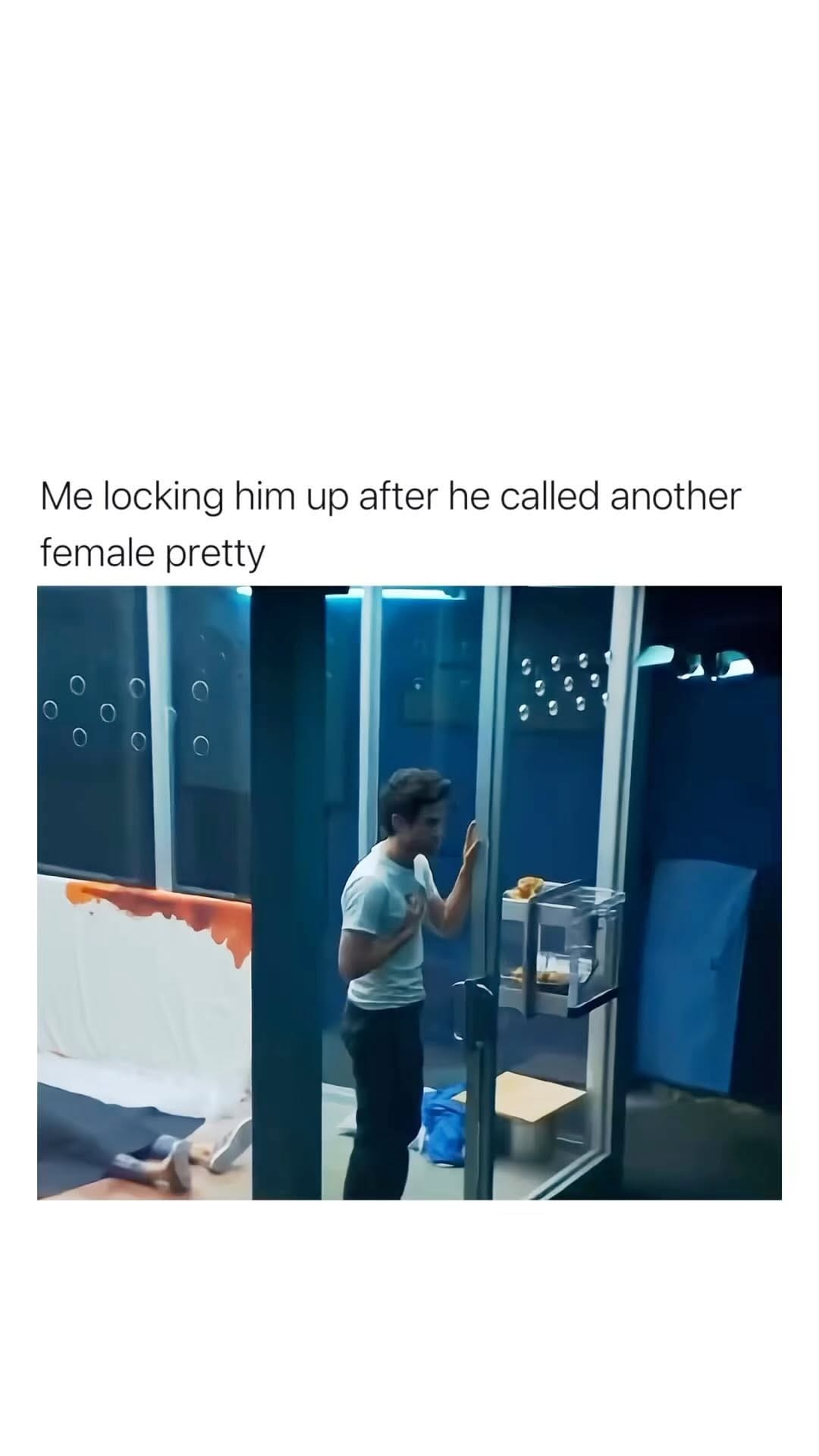 Post 4 by Makeup💄| Memes🤣 on Instagram (video)