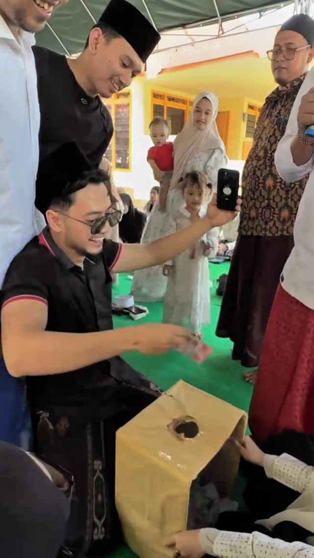 Post 4 by Baedowi Joyoterto on Instagram (video)