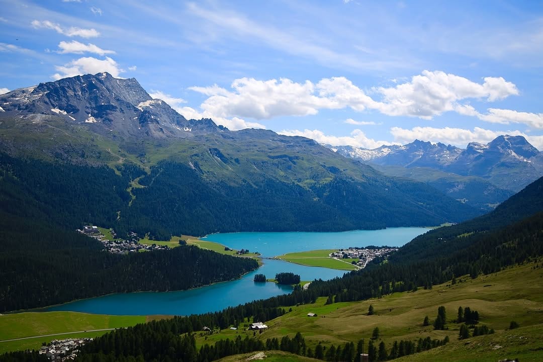 Post 4 by swiss on Instagram (image)