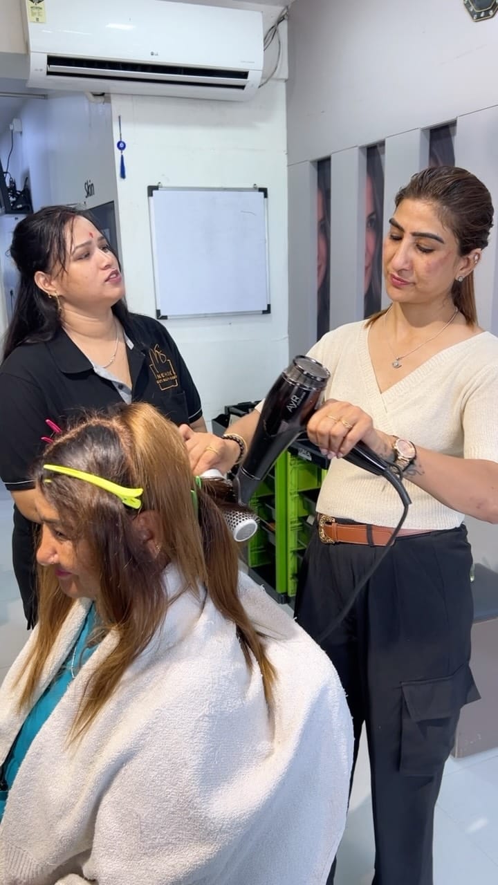 Post 4 by Mehek Rughwani on Instagram (video)