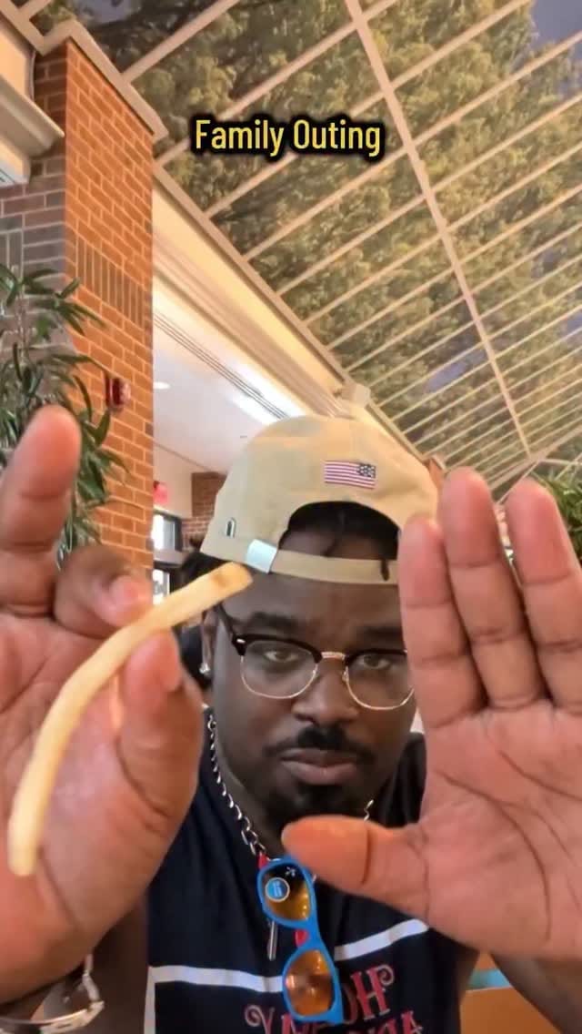 Post 1 by Knerdy Knives on Instagram (video)