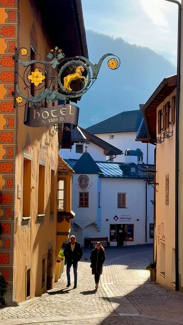 Post 8 by Lorenzo Giorgetti on Instagram (video)
